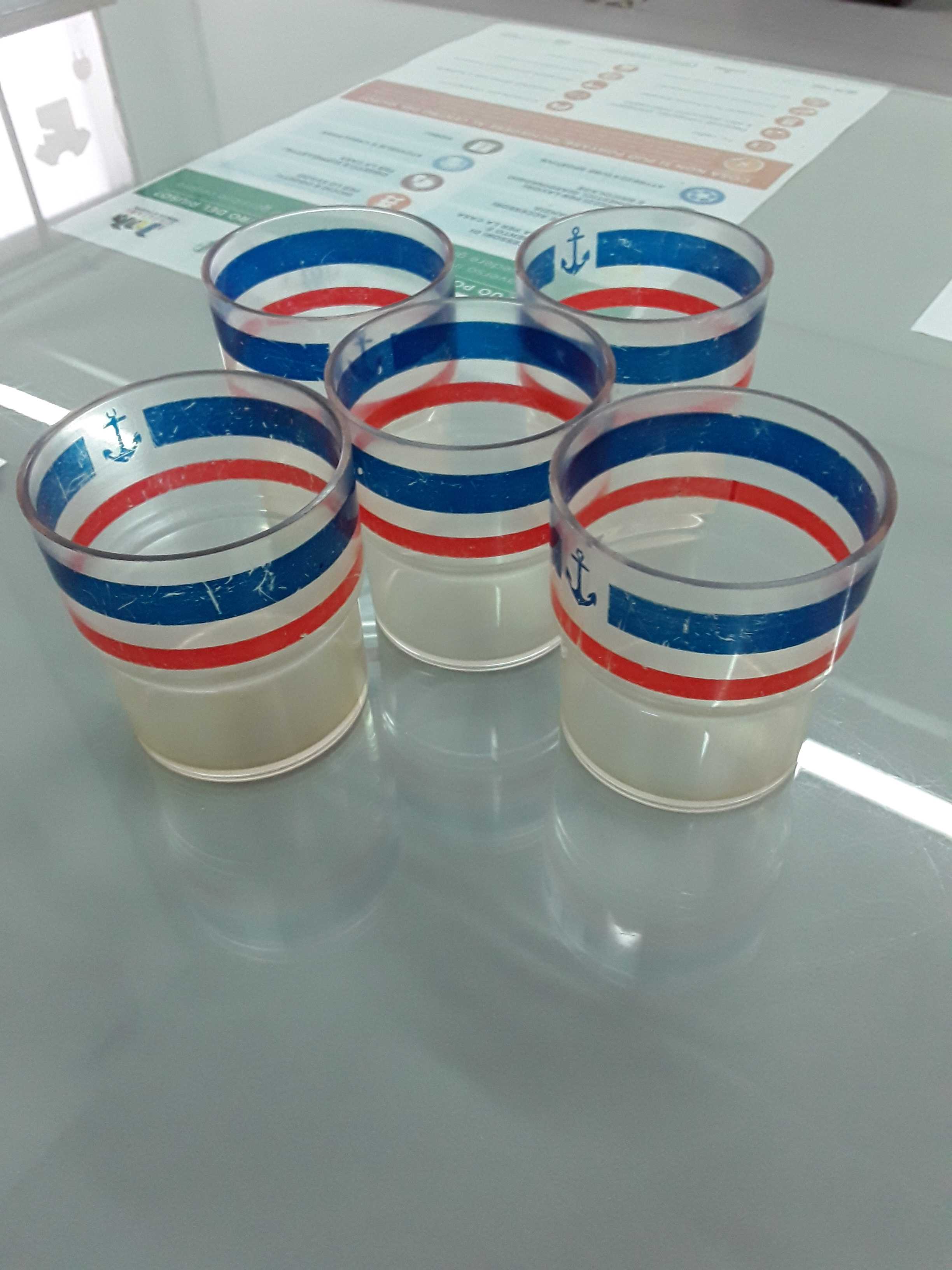 Bicchieri in plastica