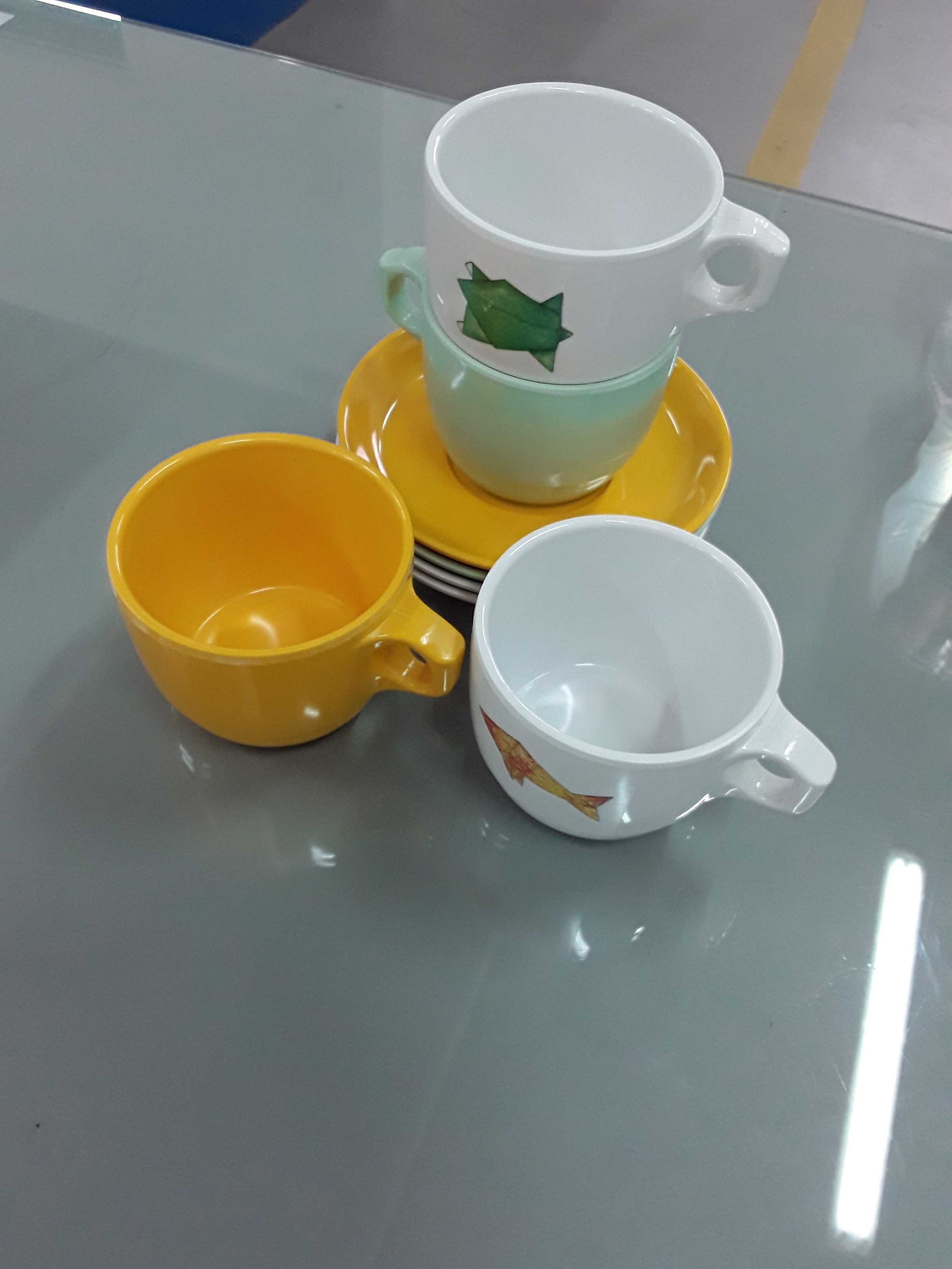 tazze + piatti in melamina