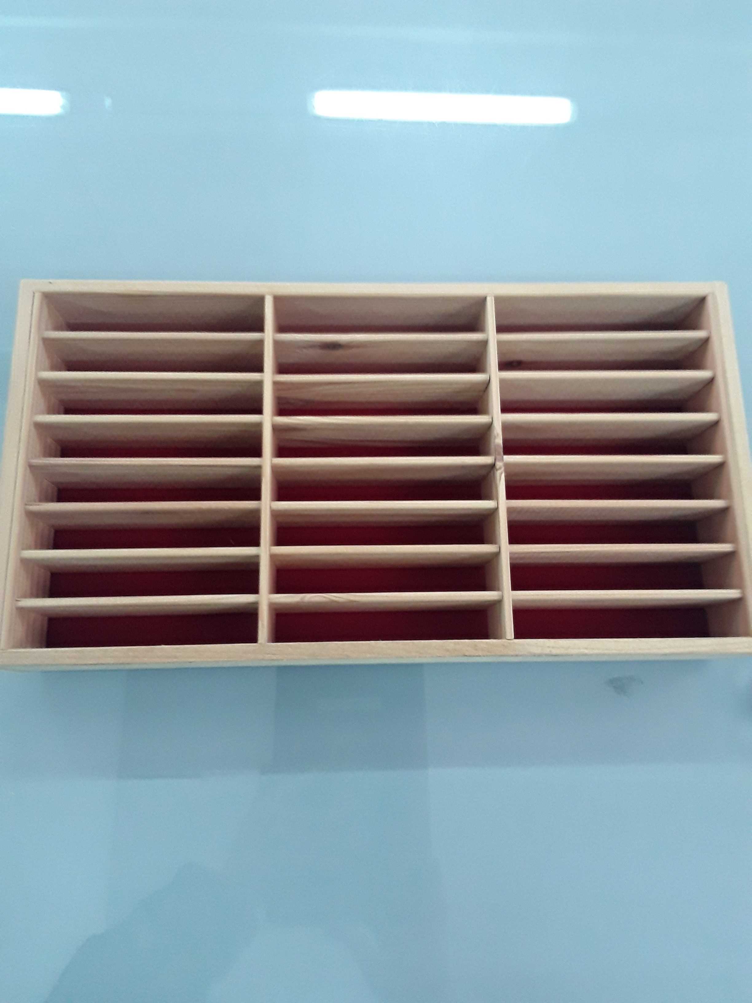 bacheca porta audio cassette