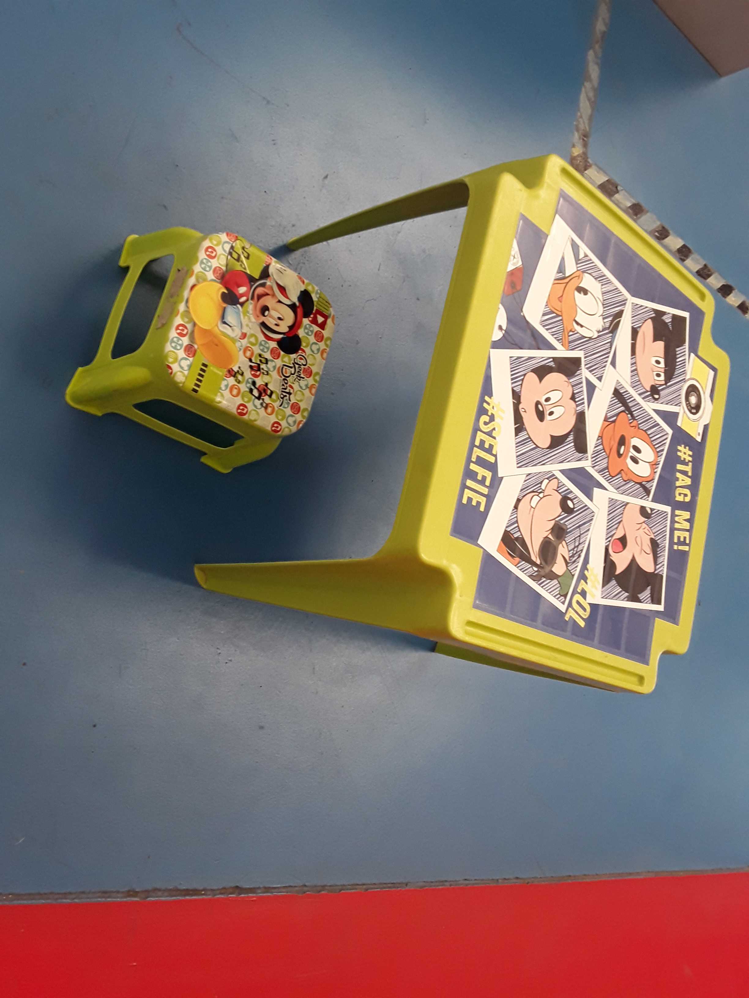 tavolino con sgabellino
